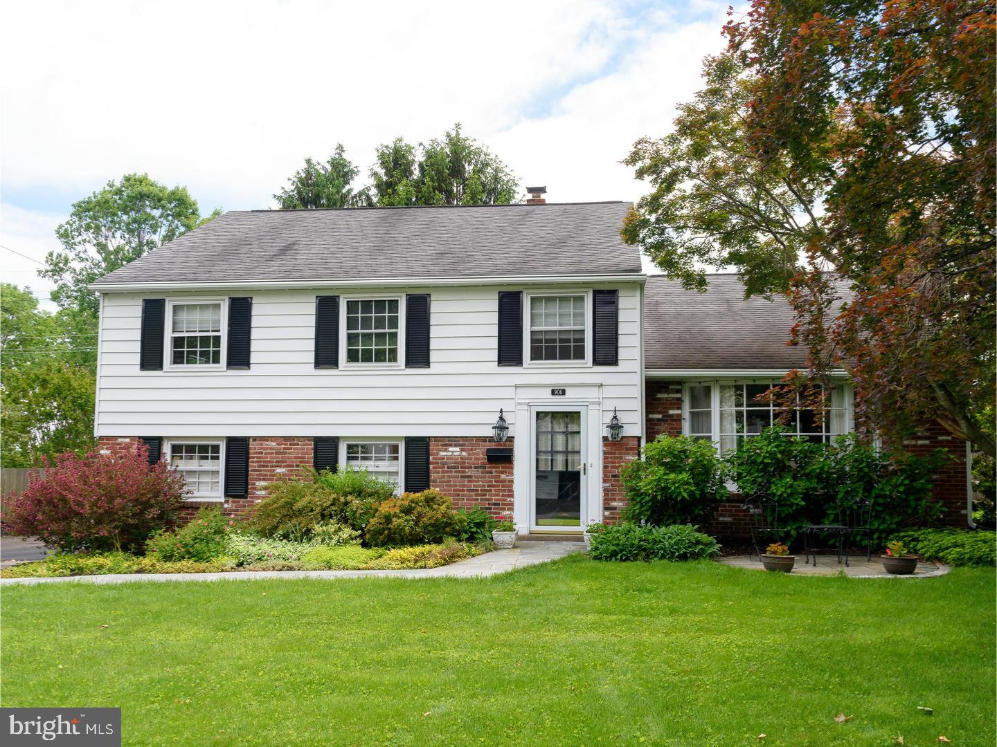 906 Surrey Road Media, PA 19063 - Photo 1 of 25
