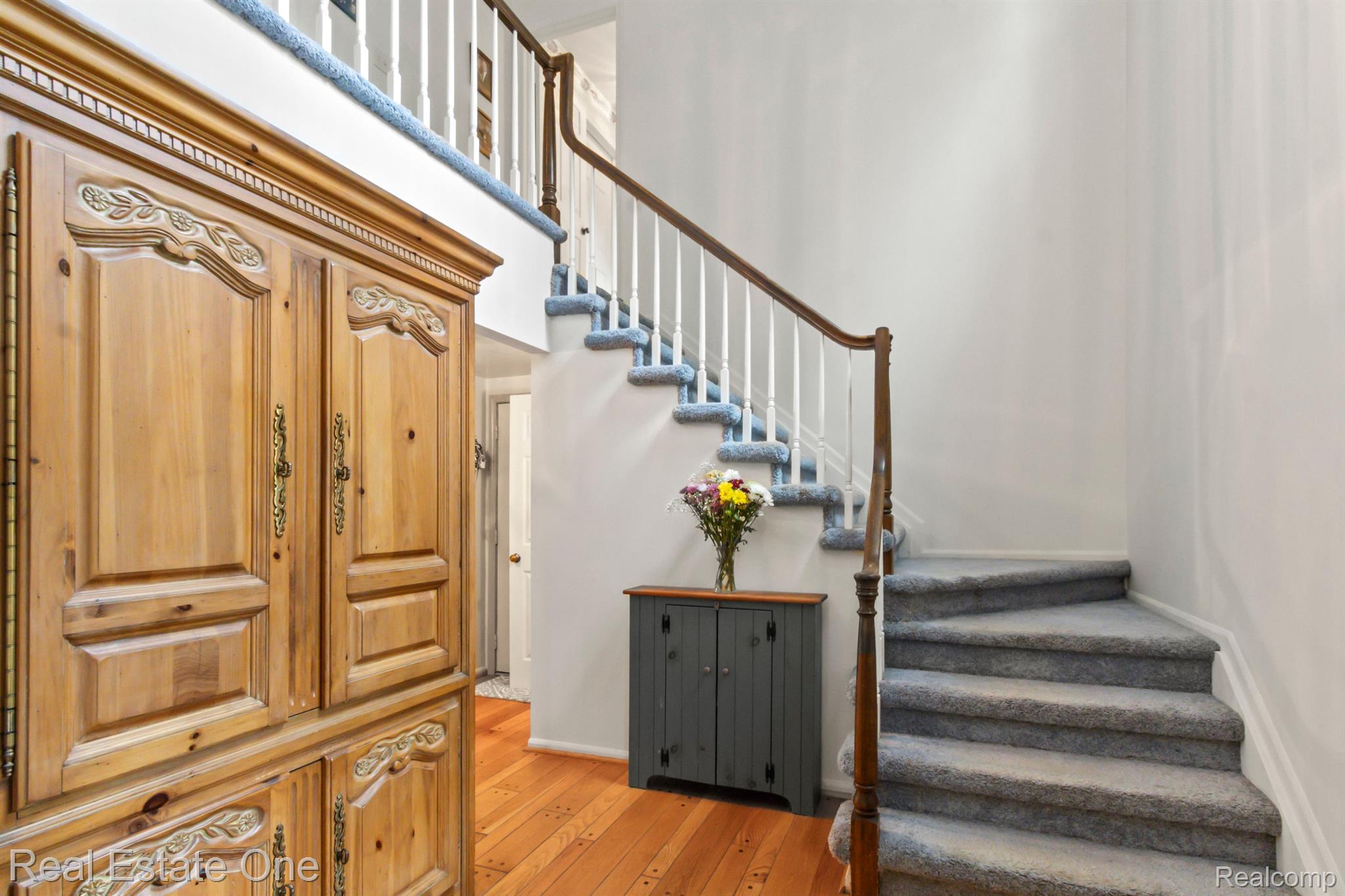 909 Ravine Terrace Court Rochester, MI 48307 - Photo 6 of 50 Gallery Image 6