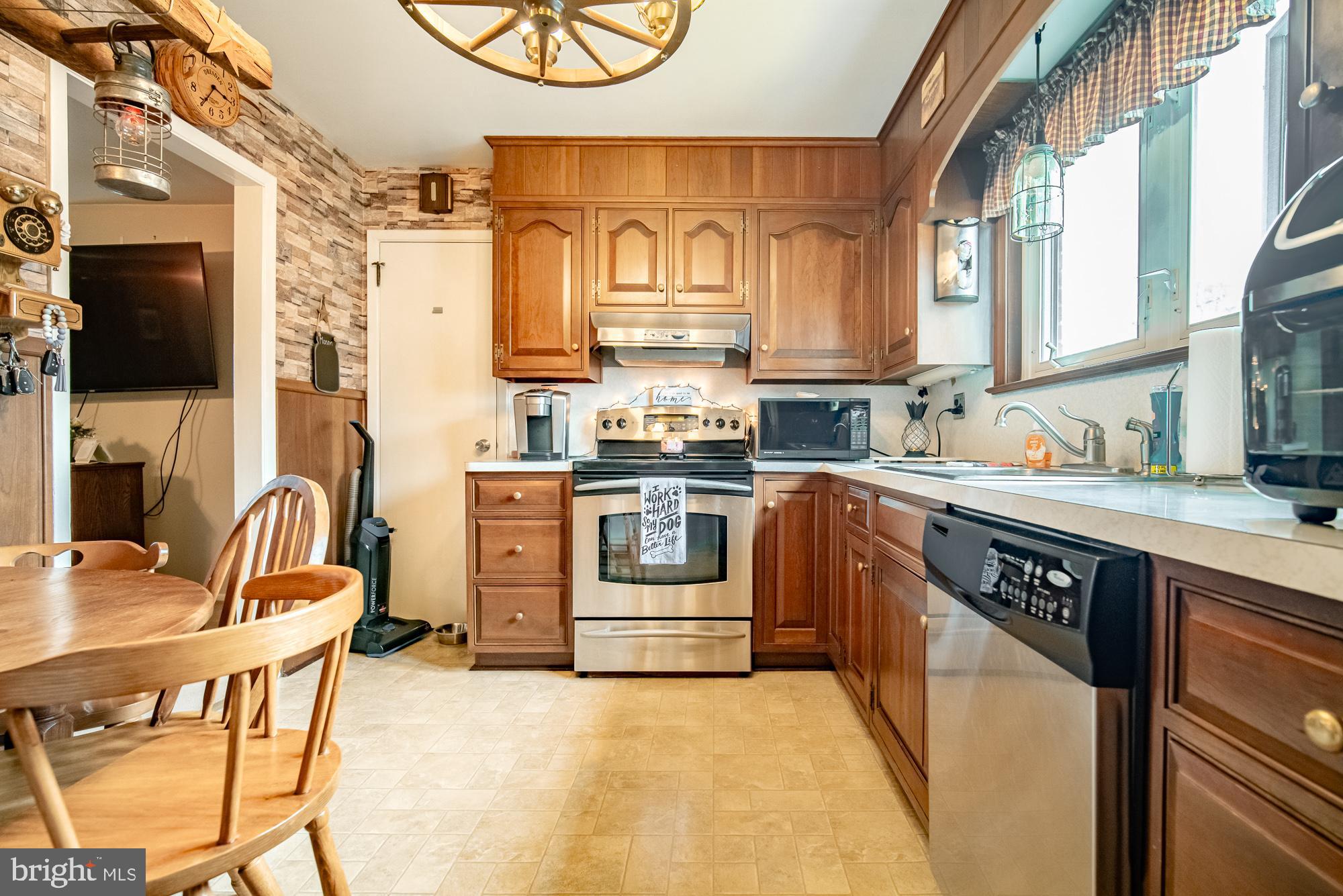 219 Ridge Avenue Middletown, PA 17057 - Photo 6 of 16 Gallery Image 6