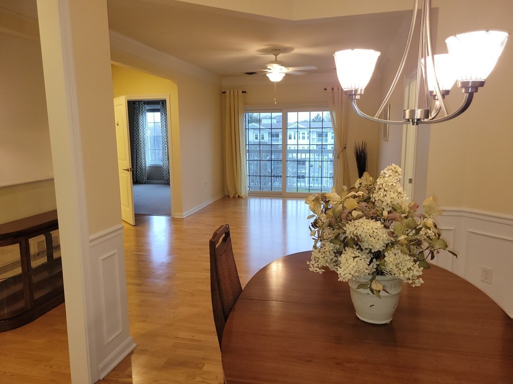 a view of livingroom with furniture