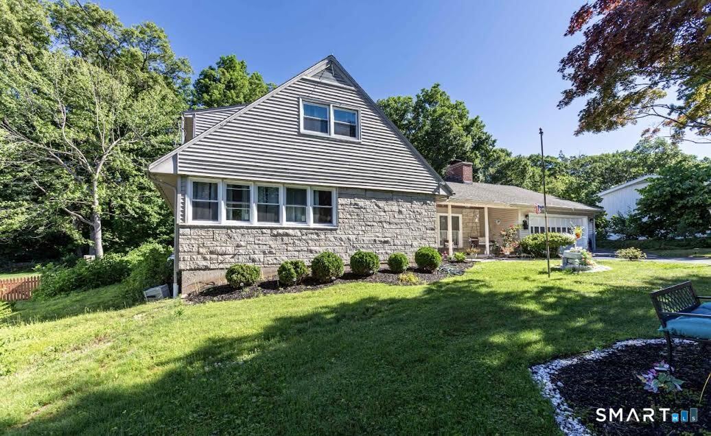 74 Dino Road Bristol, CT 06010 - Photo 4 of 40