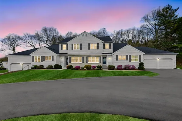 $655,000 | 8 Aspen Way, Unit 8, Franklin, MA 02038