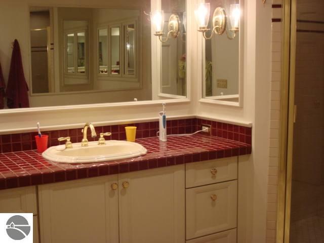 6464 Mission Ridge Traverse City, MI 49686 - Photo 9 of 15 1693026-8.JPG