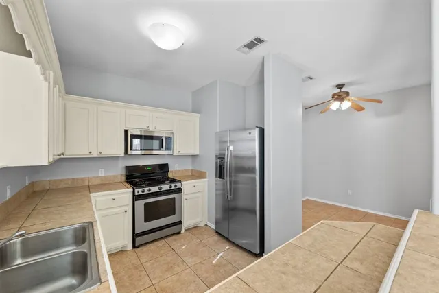$2,800 | 2906 Pearl Street, Unit B, Austin, TX 78705