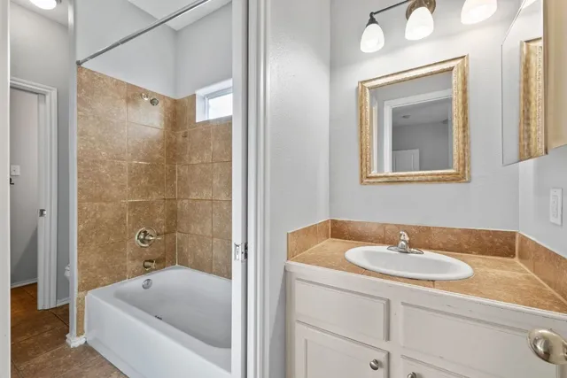 $2,800 | 2906 Pearl Street, Unit B, Austin, TX 78705