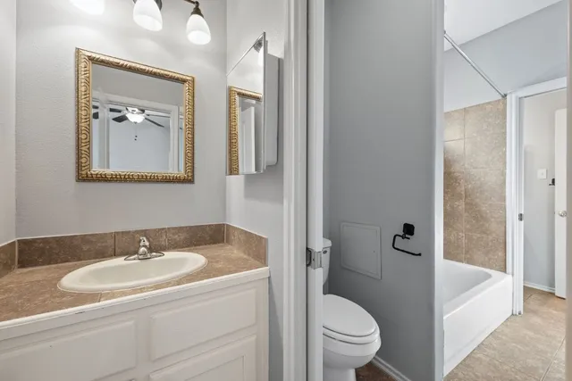 $2,800 | 2906 Pearl Street, Unit B, Austin, TX 78705