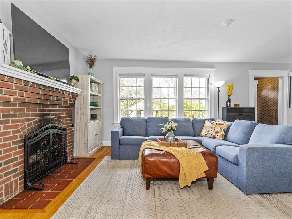 20 Humphrey Street Wakefield, MA 01880 - Photo 6 of 23
