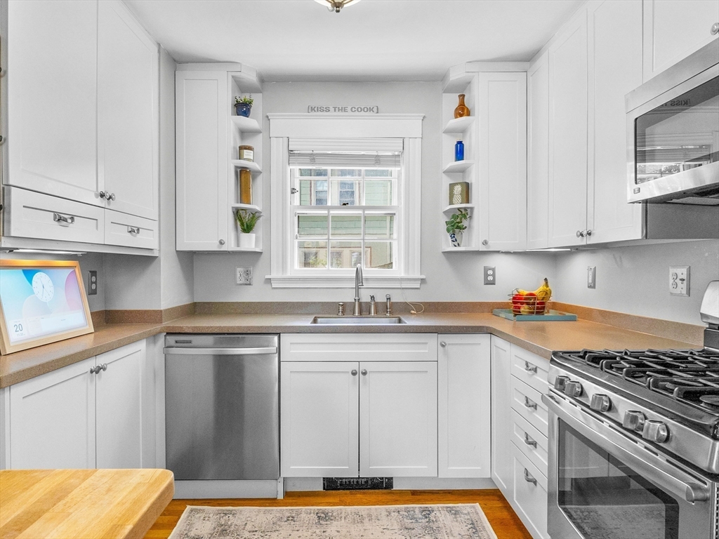 20 Humphrey Street Wakefield, MA 01880 - Photo 9 of 23