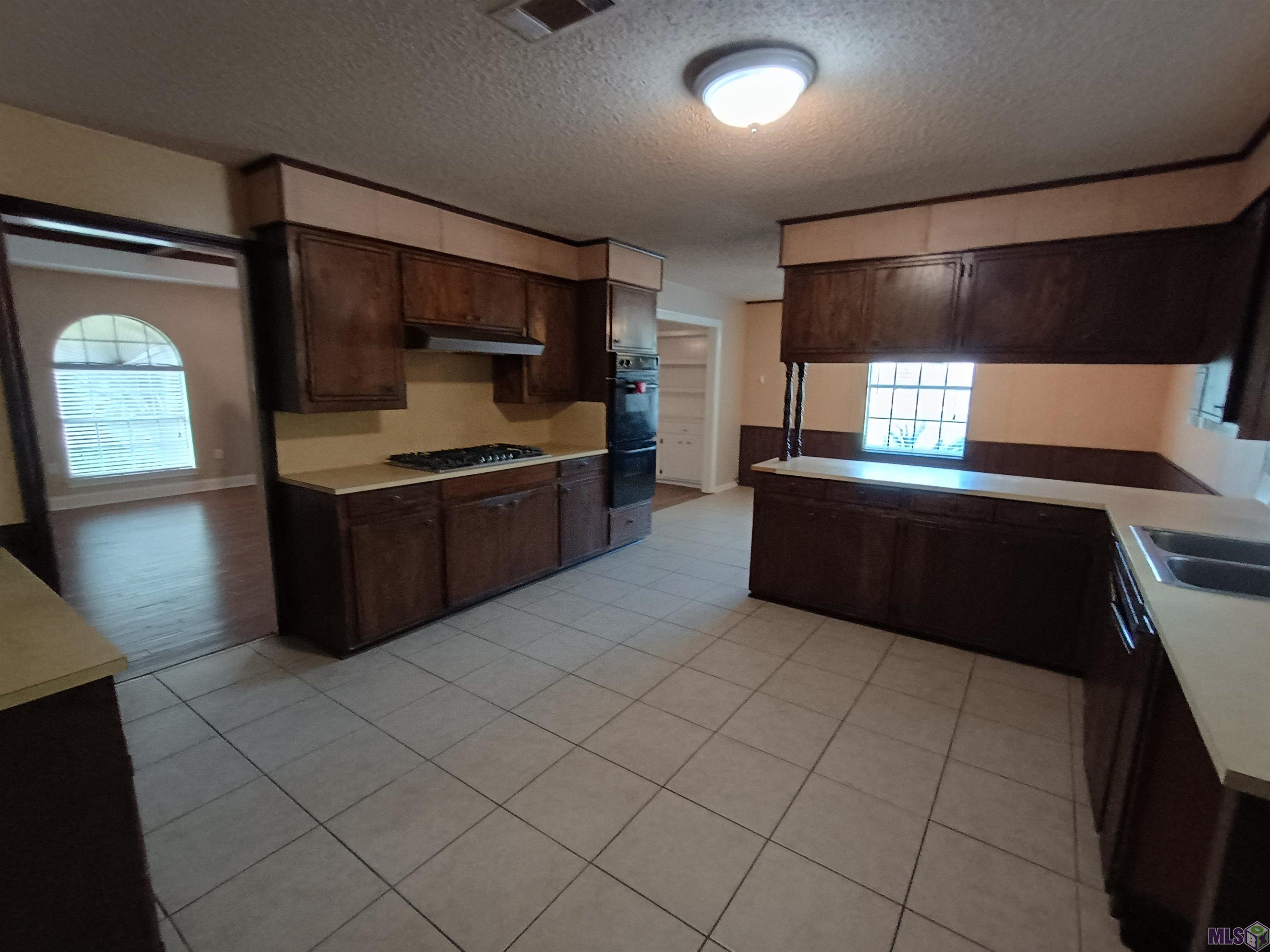 3572 Madeira Drive Baton Rouge, LA 70810 - Photo 3 of 12