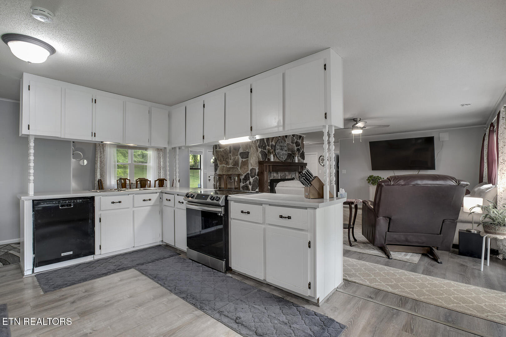 2163 Sugar Grove Valley Road Harriman, TN 37748 - Photo 16 of 58 16_SugarGroveValleyRoad_2163Kitchen05