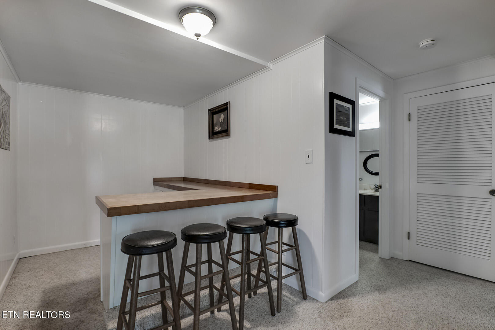 2163 Sugar Grove Valley Road Harriman, TN 37748 - Photo 33 of 58 33_SugarGroveValleyRoad_2163Bar01