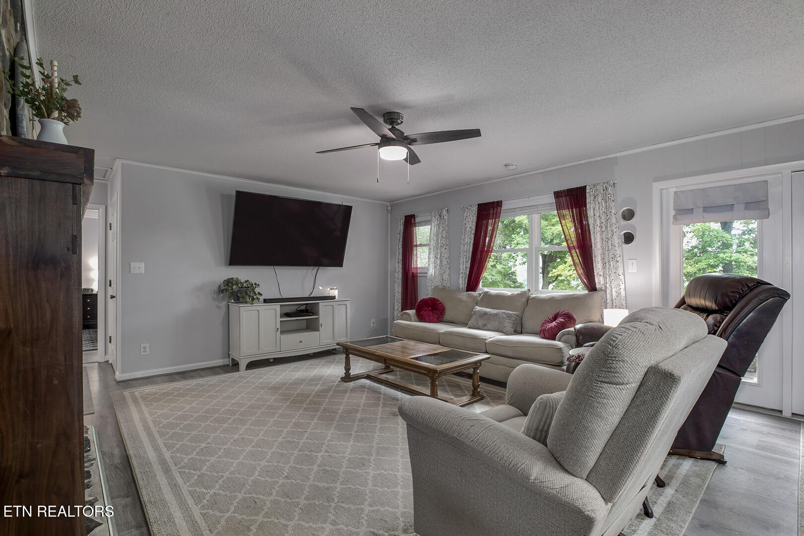 2163 Sugar Grove Valley Road Harriman, TN 37748 - Photo 6 of 58 06_SugarGroveValleyRoad_2163Living02