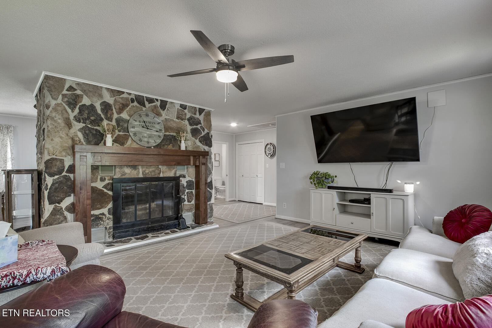 2163 Sugar Grove Valley Road Harriman, TN 37748 - Photo 10 of 58 10_SugarGroveValleyRoad_2163Living03