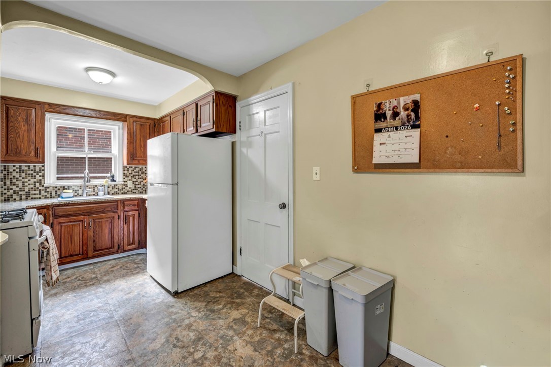 13570 Cedar Road Cleveland, OH 44118 - Photo 13 of 50