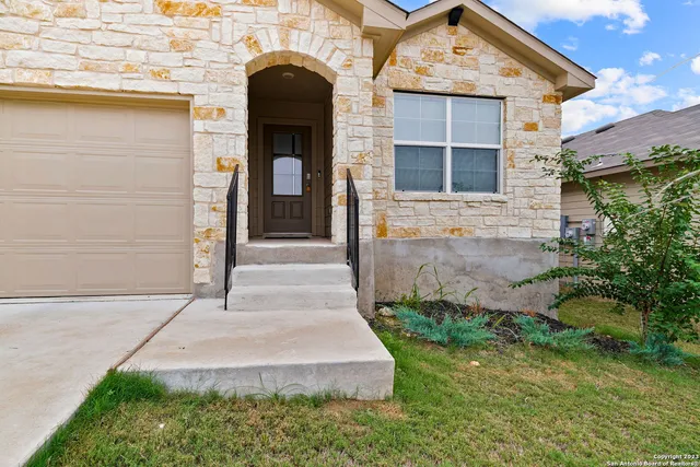 $1,795 | 12110 Beryl Knoll, San Antonio, TX 78245