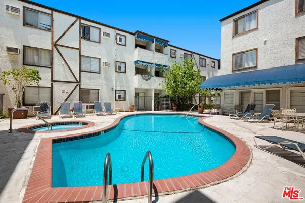 $279,000 | 18530 Hatteras Street, Unit 115, Tarzana, CA 91356