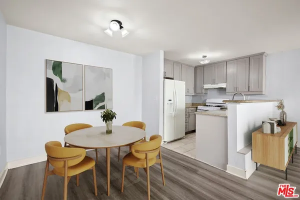 $279,000 | 18530 Hatteras Street, Unit 115, Tarzana, CA 91356