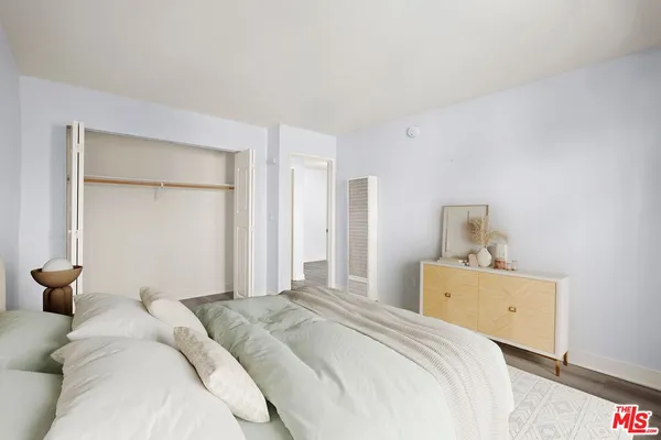 $279,000 | 18530 Hatteras Street, Unit 115, Tarzana, CA 91356