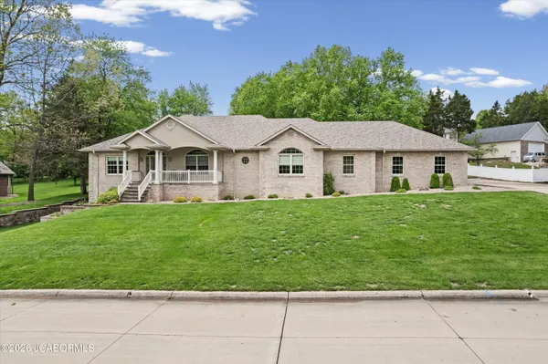$650,000 | 2116 Whitney Woods Court, Jefferson City, MO 65101