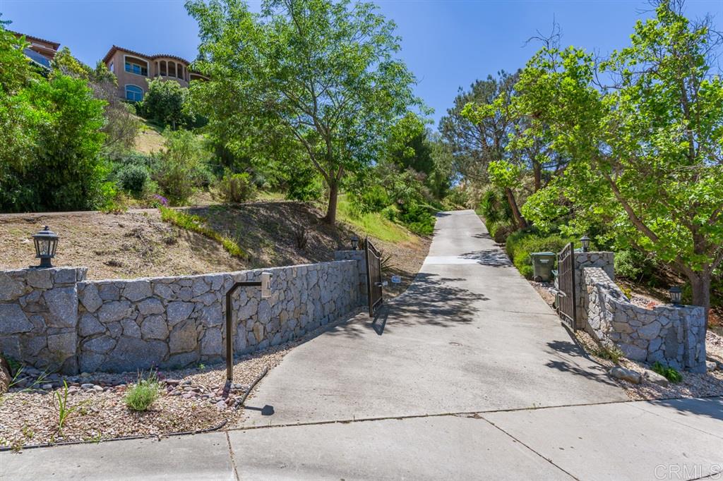 11340 Explorer Road La Mesa, CA 91941 - Photo 4 of 25 Gallery Image 4