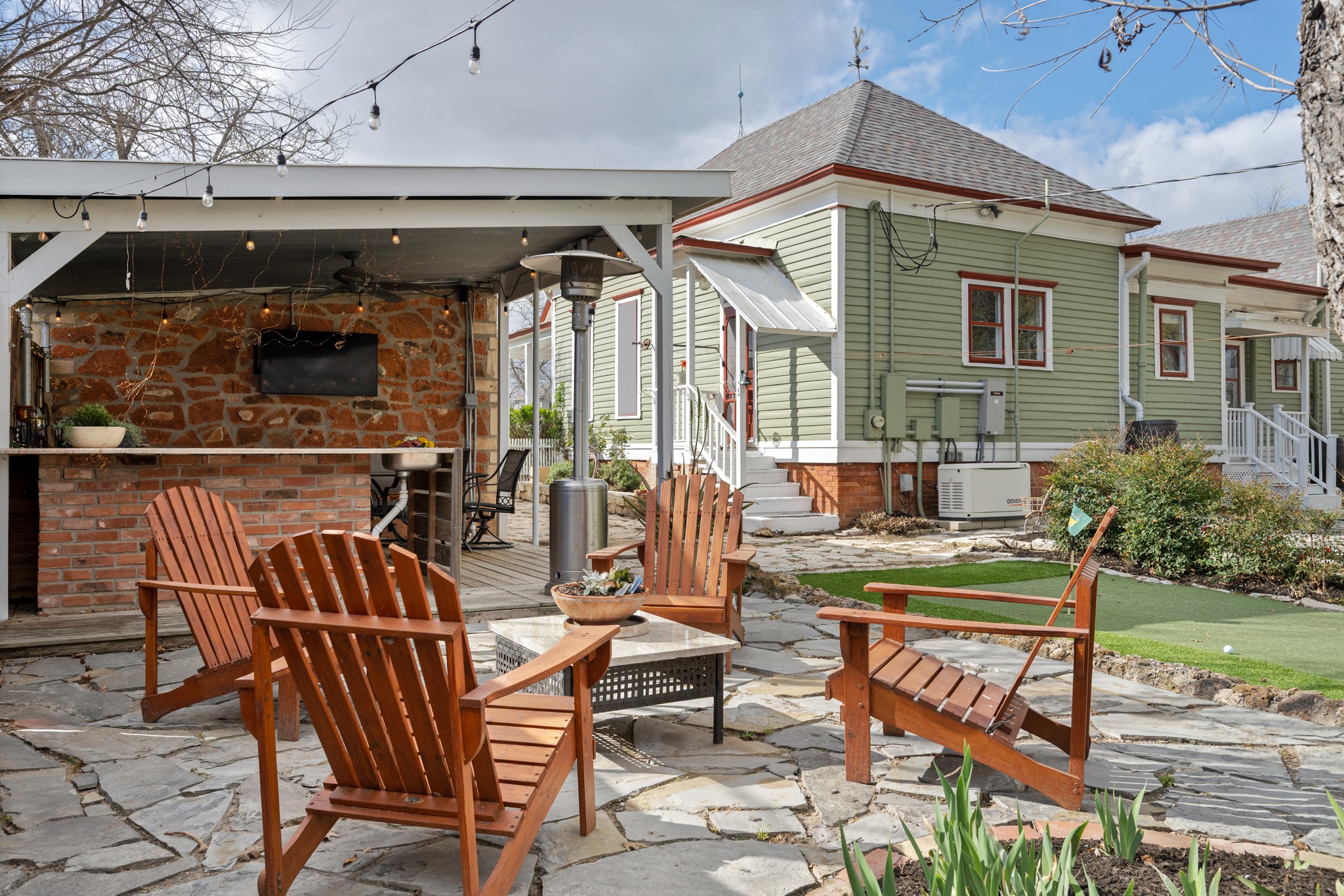 603 East 7th Street Georgetown, TX 78626 - Photo 21 of 33 a view of an outdoor sitting area