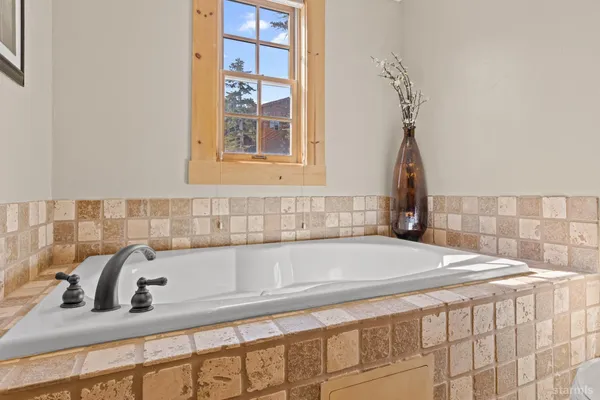 $920,000 | 39 Palisades Drive, Unit 210, Kirkwood, CA 95646