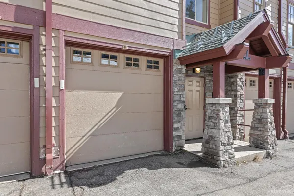 $920,000 | 39 Palisades Drive, Unit 210, Kirkwood, CA 95646