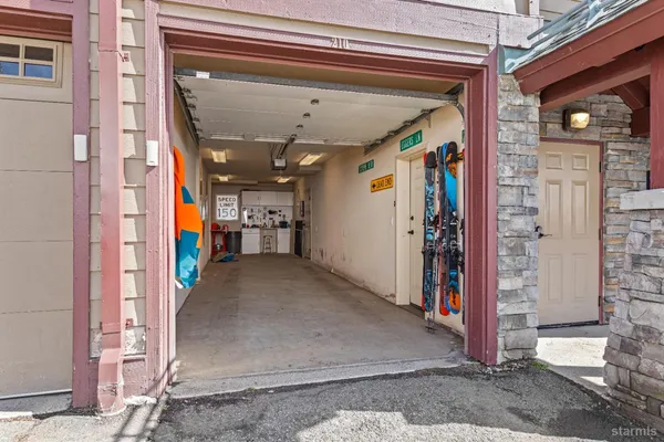 $920,000 | 39 Palisades Drive, Unit 210, Kirkwood, CA 95646