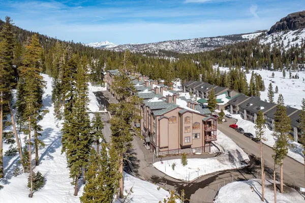 $920,000 | 39 Palisades Drive, Unit 210, Kirkwood, CA 95646