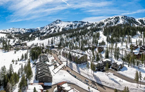 $920,000 | 39 Palisades Drive, Unit 210, Kirkwood, CA 95646