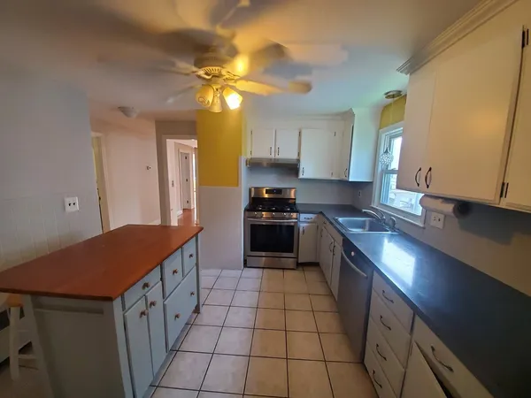$3,400 | 31 Egerton Road, Unit 2, Arlington, MA 02474