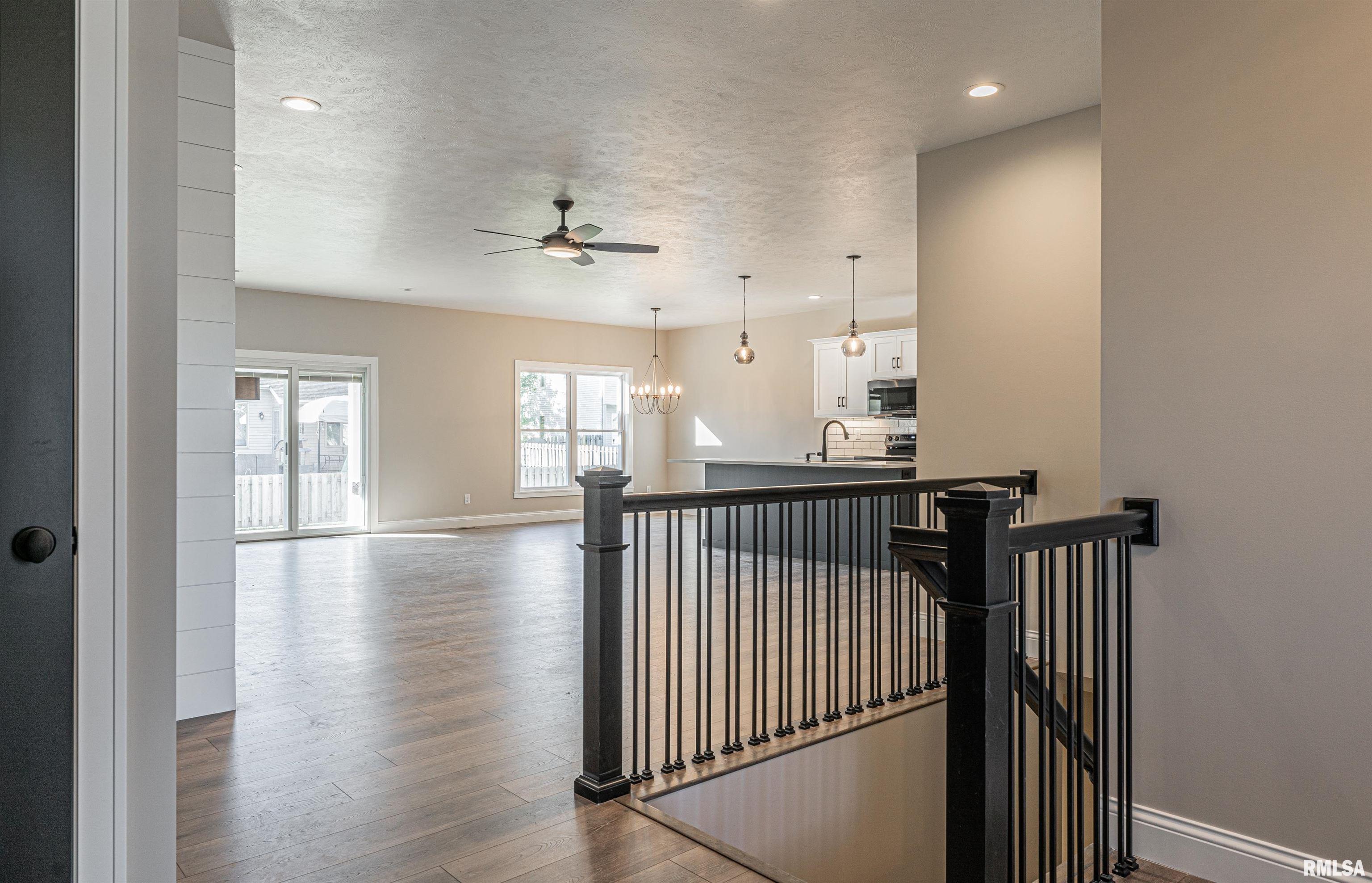 3300 Carnegie Drive Springfield, IL 62711 - Photo 4 of 38 Gallery Image 4