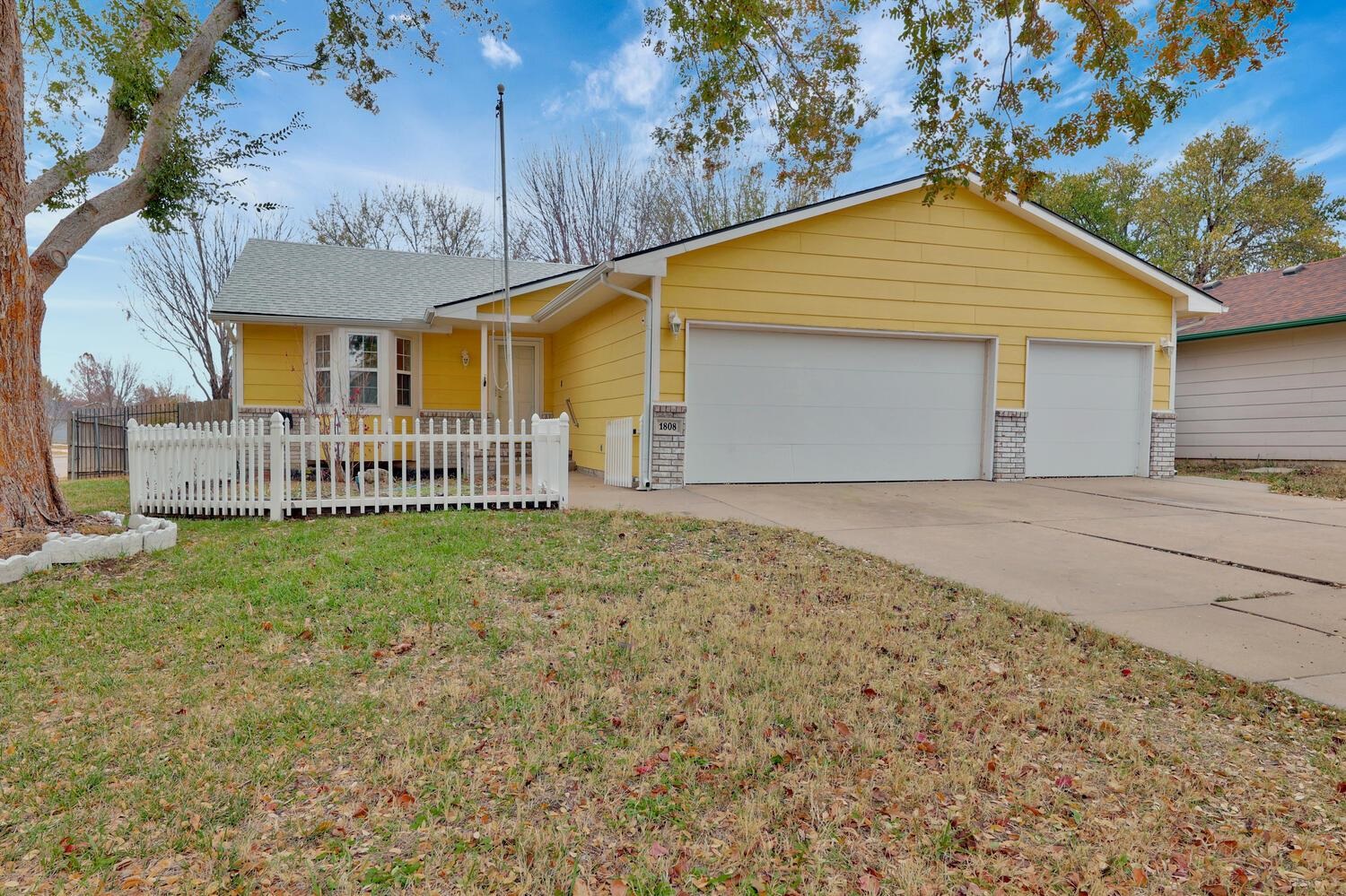 1808 South Shiloh Street Wichita, KS 67207 - Photo 1 of 30