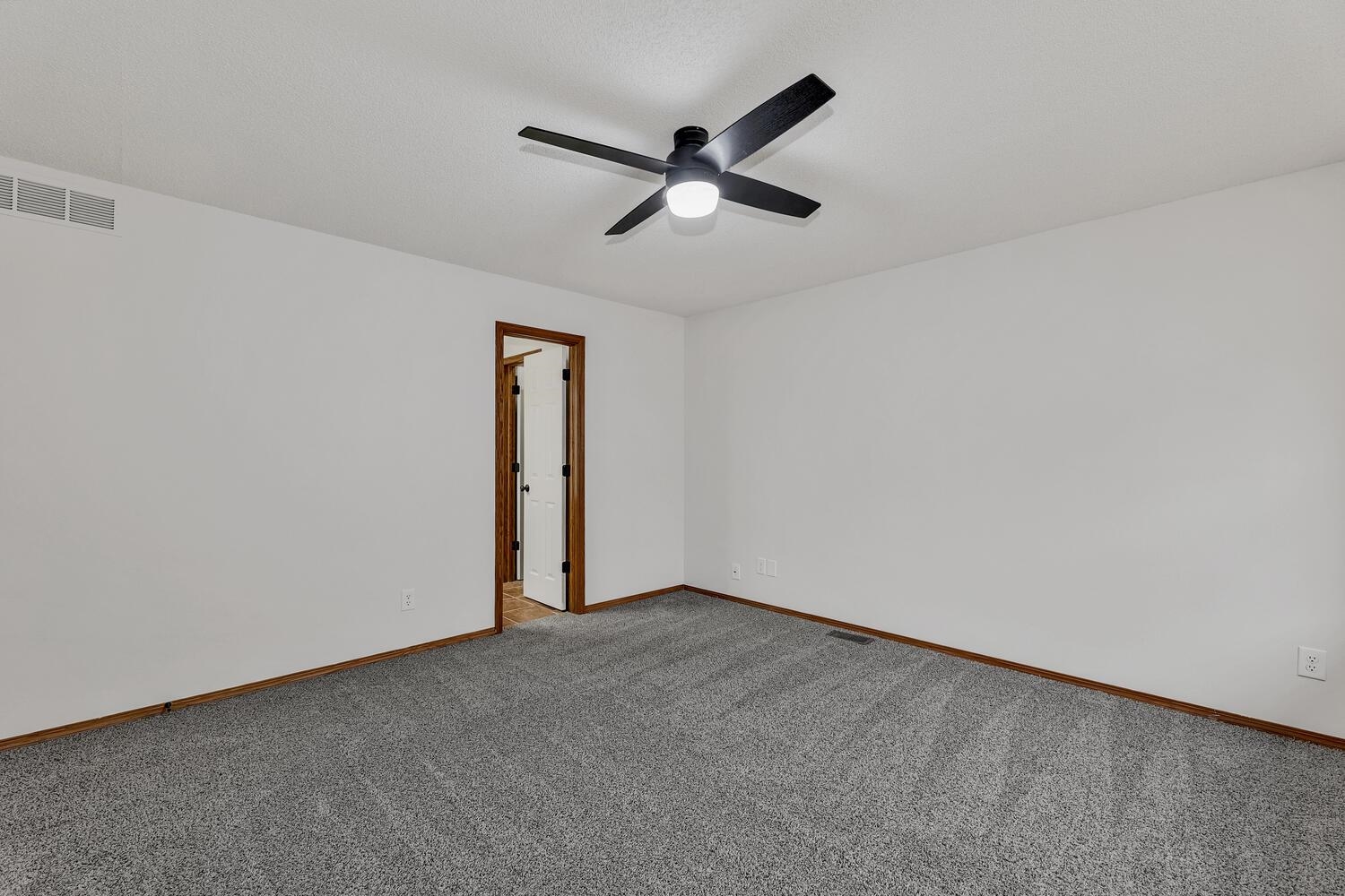 1808 South Shiloh Street Wichita, KS 67207 - Photo 14 of 30