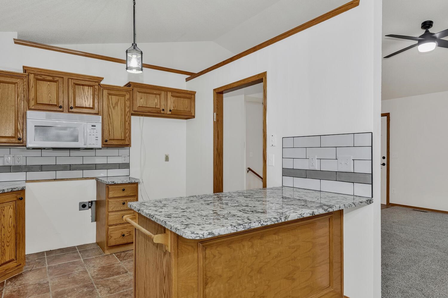 1808 South Shiloh Street Wichita, KS 67207 - Photo 8 of 30