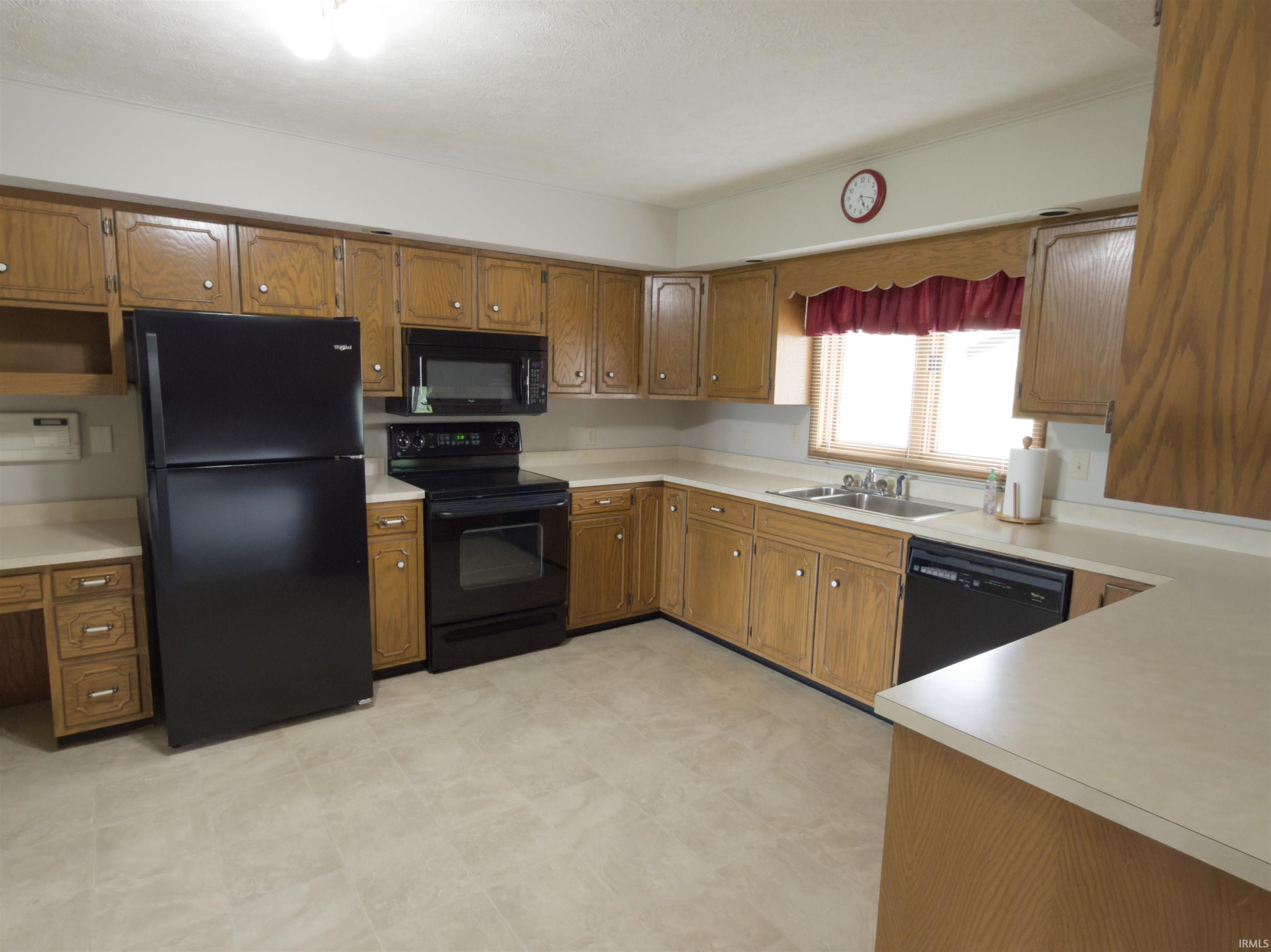 1300 Old Farm Road Bedford, IN 47421 - Photo 23 of 32