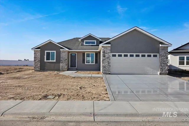 $379,000 | 2044 Lowline Avenue, Twin Falls, ID 83301