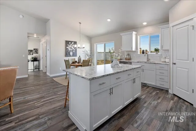 $379,000 | 2044 Lowline Avenue, Twin Falls, ID 83301