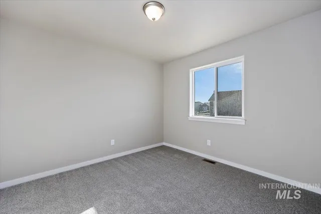 $379,000 | 2044 Lowline Avenue, Twin Falls, ID 83301