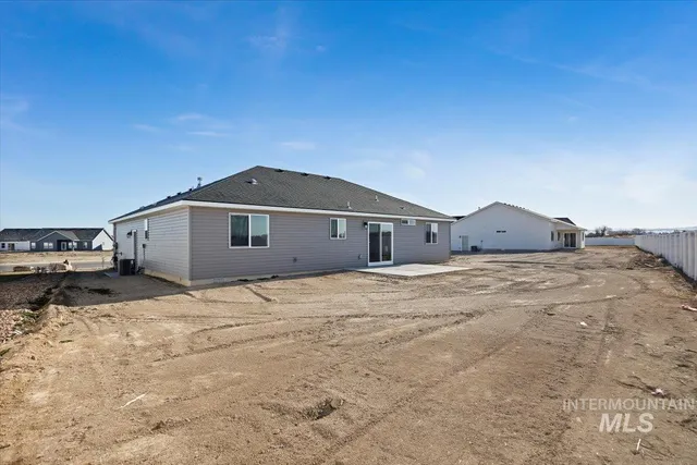 $379,000 | 2044 Lowline Avenue, Twin Falls, ID 83301