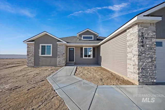 $379,000 | 2044 Lowline Avenue, Twin Falls, ID 83301
