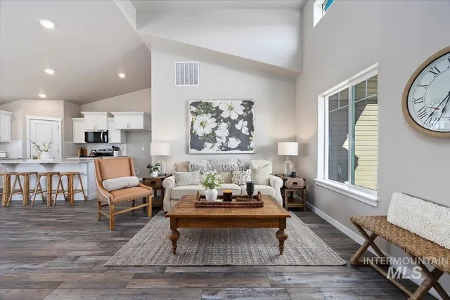 $379,000 | 2044 Lowline Avenue, Twin Falls, ID 83301