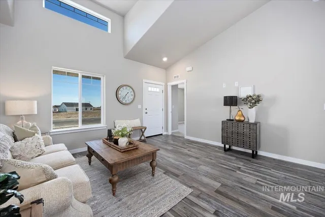 $379,000 | 2044 Lowline Avenue, Twin Falls, ID 83301