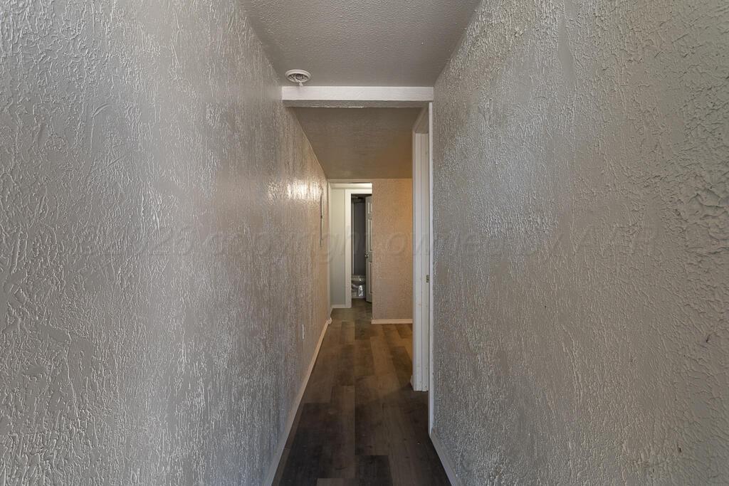403 North Florida Street Amarillo, TX 79106 - Photo 9 of 18 Unit 1 Hallway