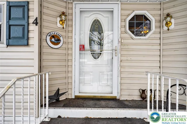 a view of that has wooden door