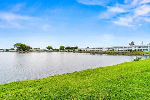$199,000 | 1118 Lake Terrace, Unit 217H, Boynton Beach, FL 33426