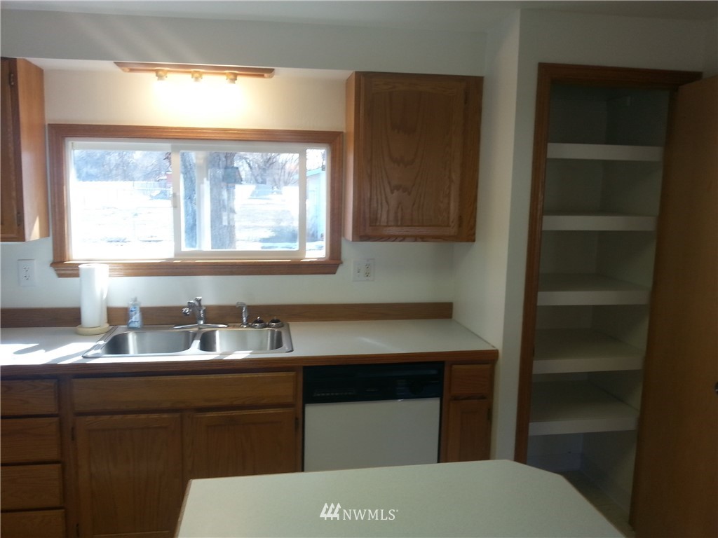 6808 Occidental Road Yakima, WA 98903 - Photo 14 of 25
