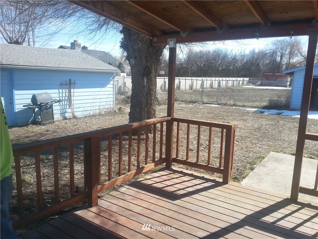 6808 Occidental Road Yakima, WA 98903 - Photo 7 of 25