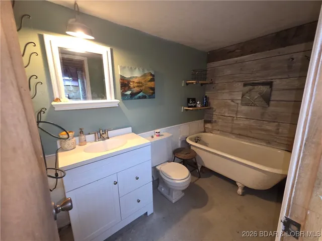 $138,500 | 12405 Northeast 1240 Pvt Road, Osceola, MO 64776