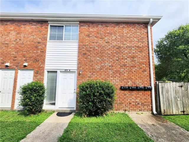 $1,500 | 221 Melvyn Drive, Unit A, Belle Chasse, LA 70037